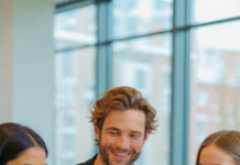 Internship 101: Get and Succeed in Your First Internship Internship 101 – student starting first internship